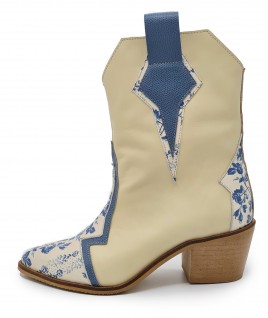 Stormy Boots in Flower Print